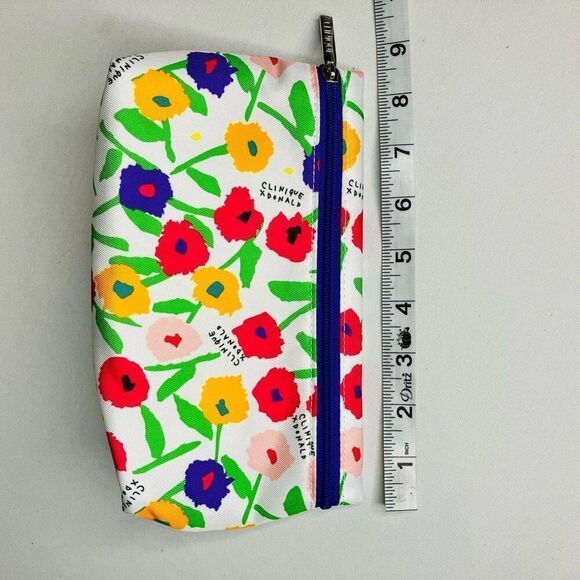 Clinique Floral Pouch Crystal Necklace & Stackable Bracelet Bundle - Picture 7 of 9